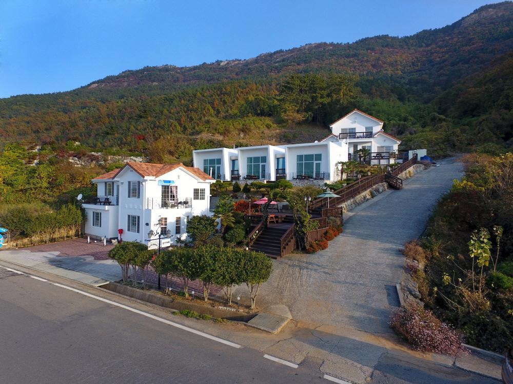 Namhae Bluemare Pension Exterior photo
