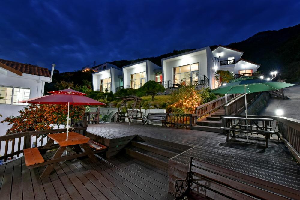 Namhae Bluemare Pension Exterior photo