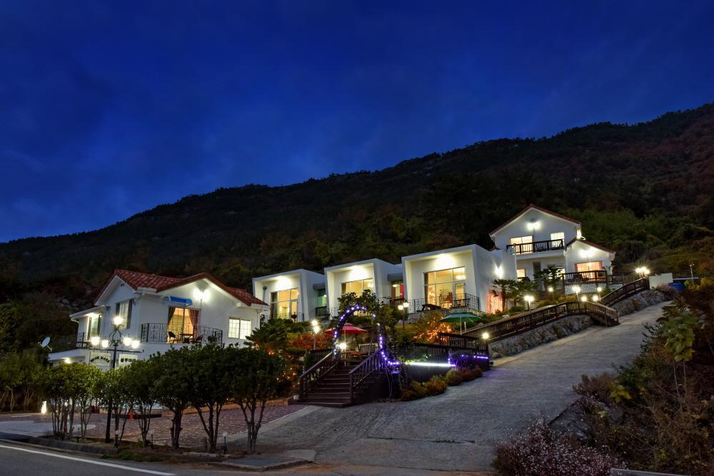 Namhae Bluemare Pension Exterior photo
